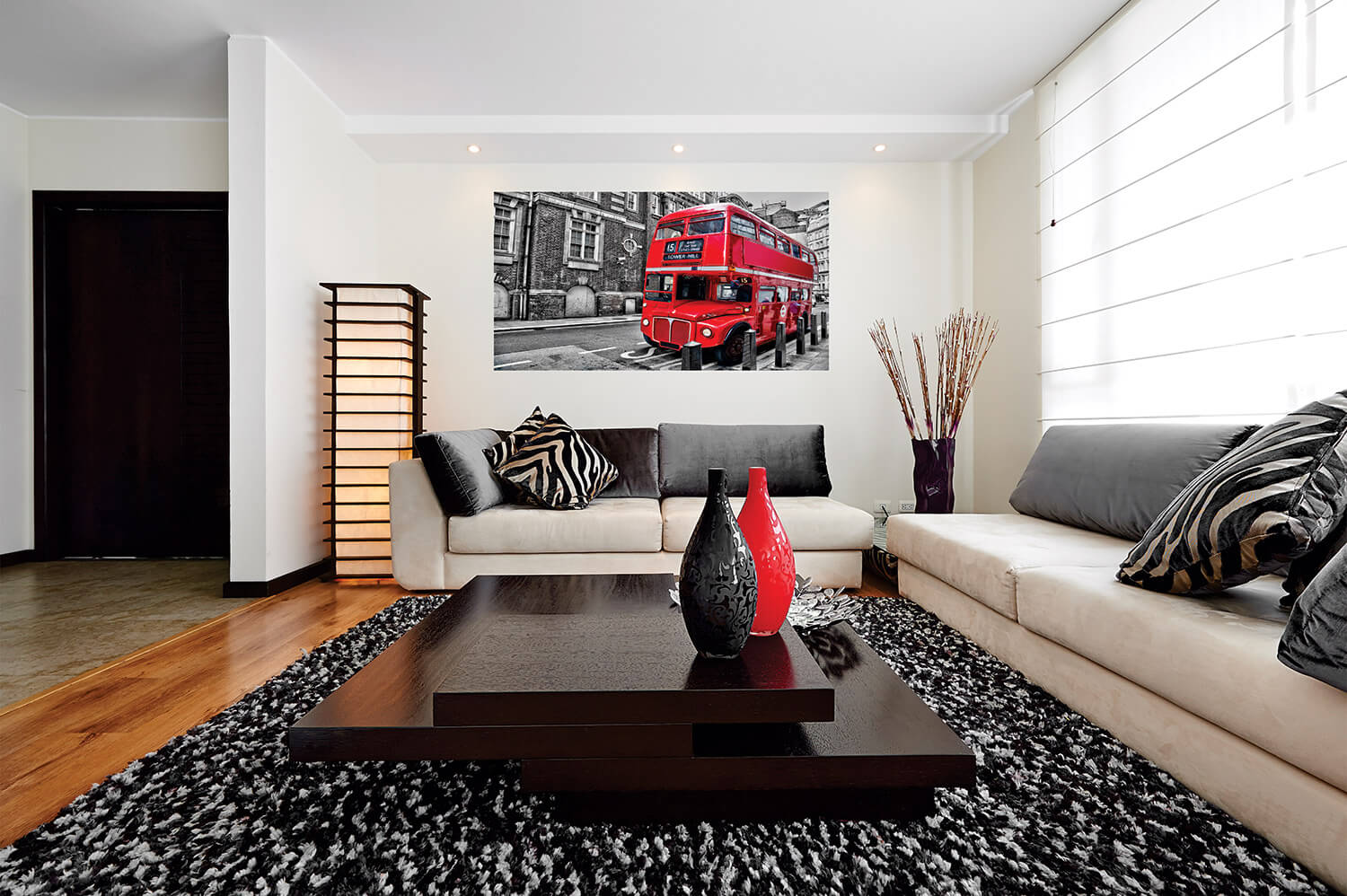london bus - glass feature wall ideas